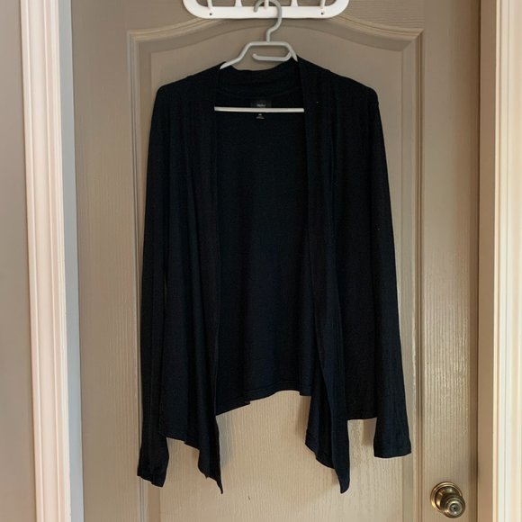 classic black cardigan - Picture 1 of 6